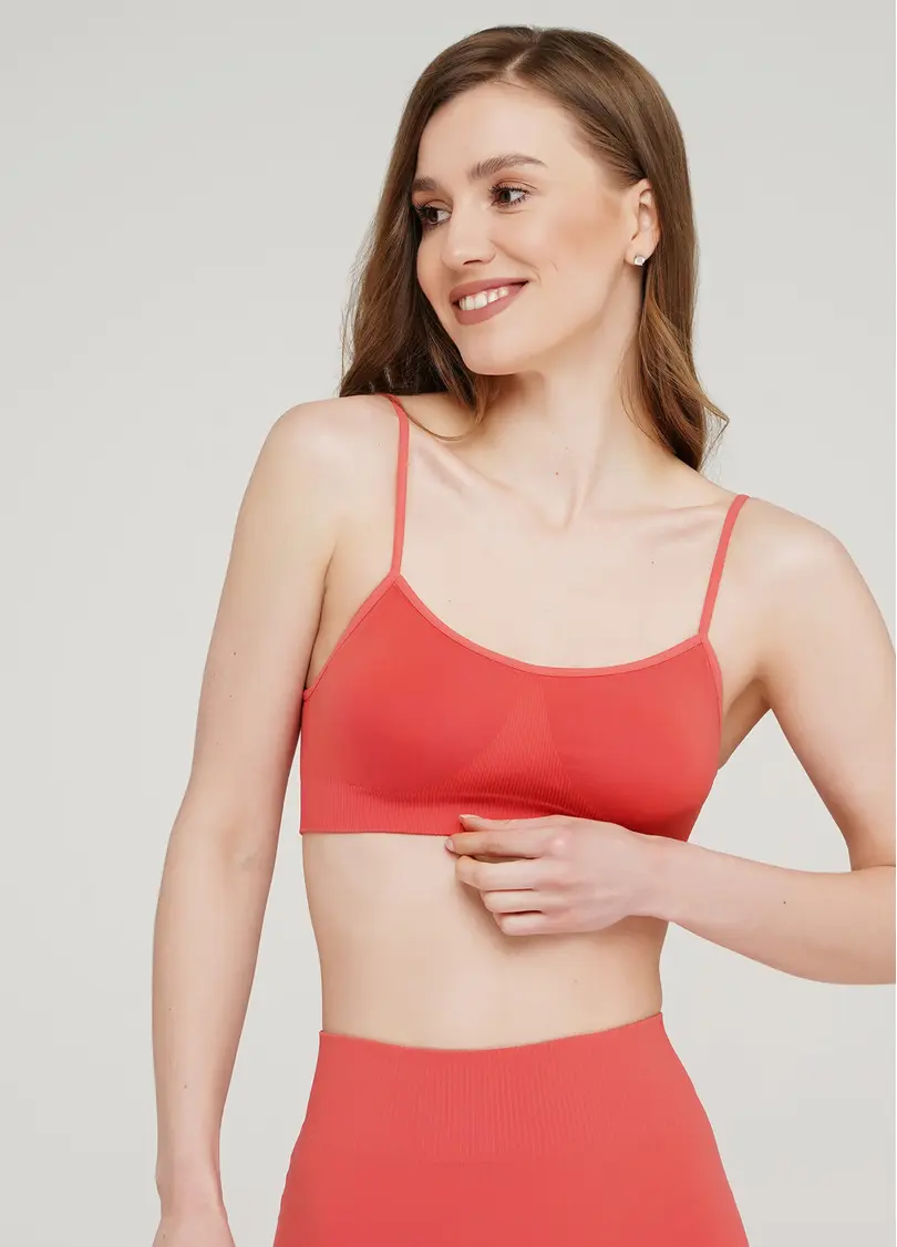 Безшовний топ на бретелях CAMI TOP (кораловий)