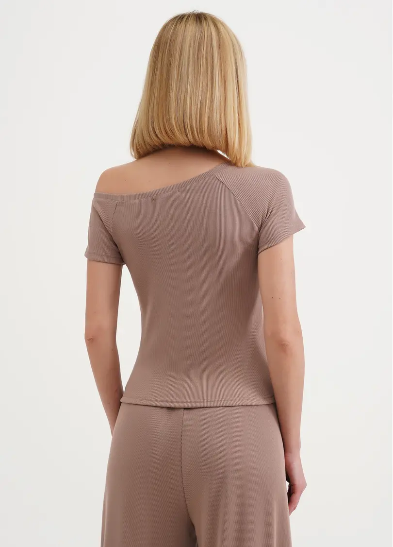 Футболка з асиметричним вирізом в рубчик RIB 4811/010 light beige (бежевий)
