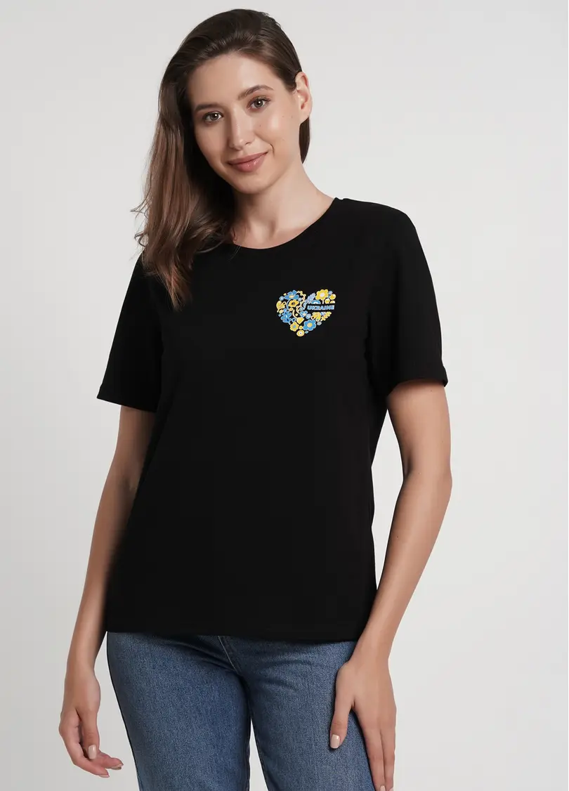 Бавовняна футболка з написом Ukraine в квітковому орнаменті T-shirt print 4802/60 black/heart (чорний)