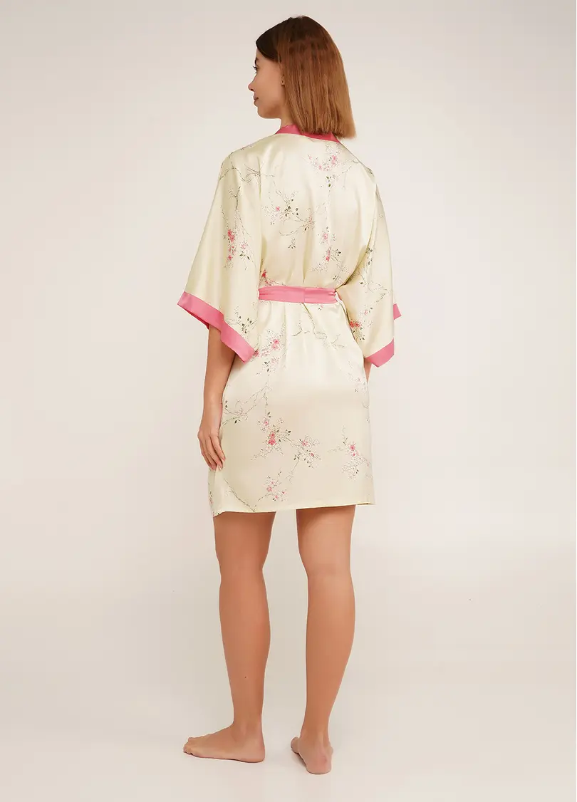 Шовковий халат у квіти сакури SAKURA 7224/050 light yellow (жовтий)
