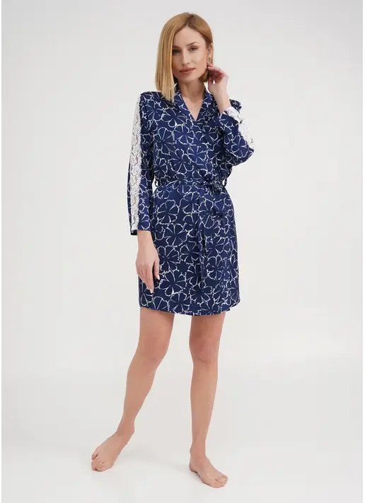 Шовковий халат у квіти з мереживом TIZIANA 7327/051 navy/white clove (синій)