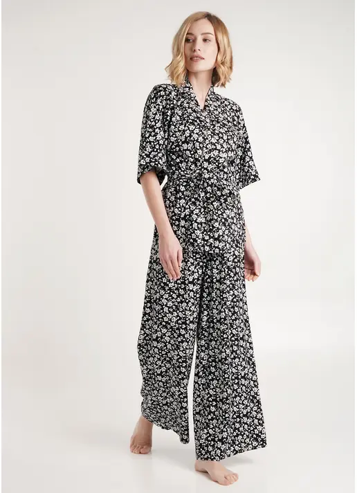 Комплект з жакетом та широкими штанами у квіти WILDFLOWERS 5601/040 black (чорний) Комплект з жакетом та широкими штанами у квіти WILDFLOWERS 5601/040 black (чорний)