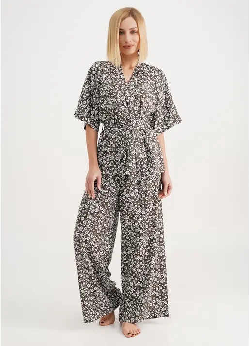 Комплект з жакетом та широкими штанами у квіти WILDFLOWERS 5601/040 khaki (зелений) Комплект з жакетом та широкими штанами у квіти WILDFLOWERS 5601/040 khaki (зелений)