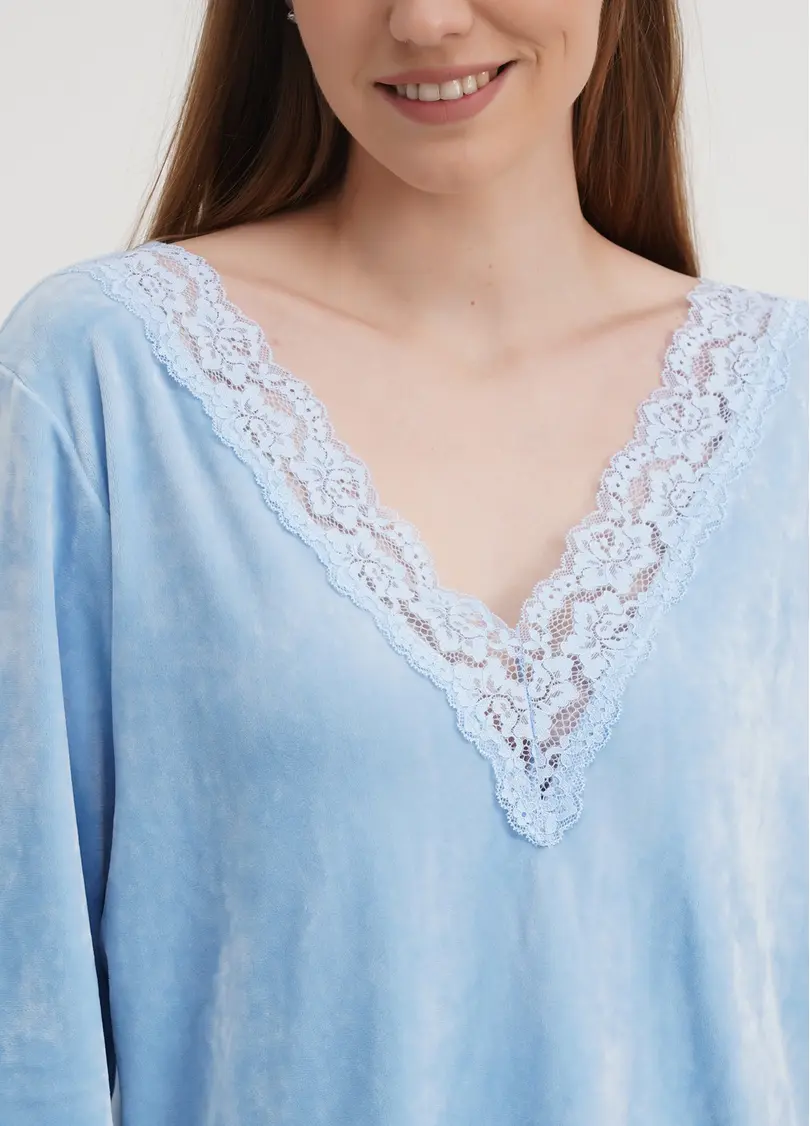 Велюровий топ з V-подібним вирізом та мереживом SOFT WINTER 4411/081 blue (блакитний)