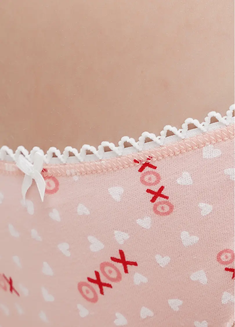 Труси бразиліана з бавовни з малюнком сердечок Amour 2206/60 peach hearts
