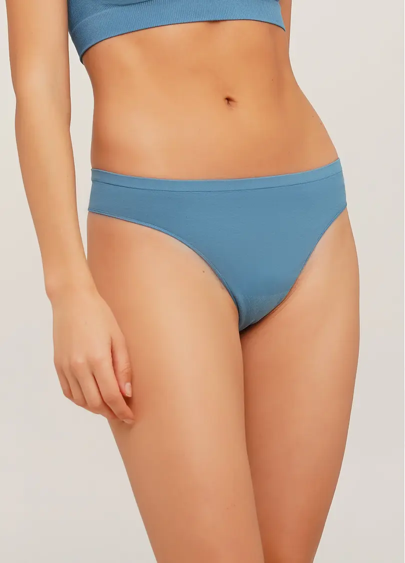 Безшовні стрінги STRING BRIEFS COLOR spring lake (блакитний)