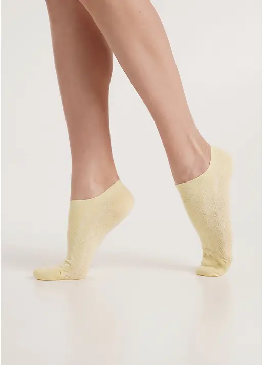 Короткі шкарпетки з плетеним візерунком WS1 SOFT BACKGROUND 003 light yellow (жовтий)